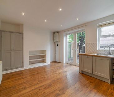 3 bedroom terraced house to rent - Photo 5