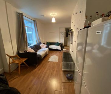 5 bedroom private hall to rent - Photo 1