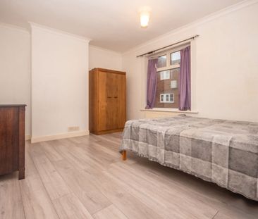 3 bedroom terraced house - Photo 4