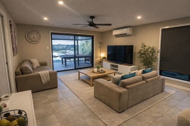 Holmview - Photo 1