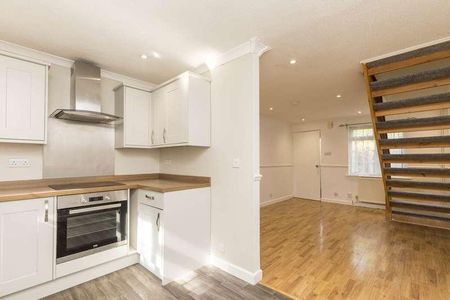 Woodhatch, Horsham, RH13 - Photo 5