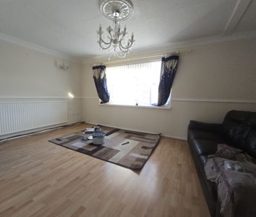 Pentland Road, SL2, Slough - Photo 6