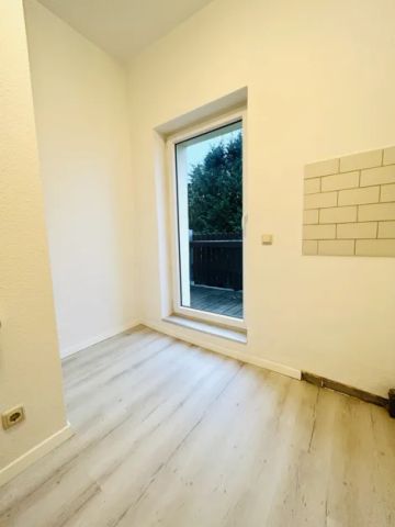 schicke 2,5-Zimmer-Wohnung mit Balkon in Böhlen / Großdeuben - Foto 4