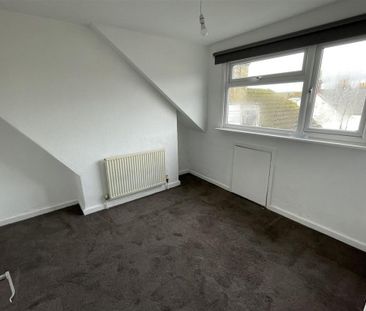 3 bedroom apartment to rent - Photo 2