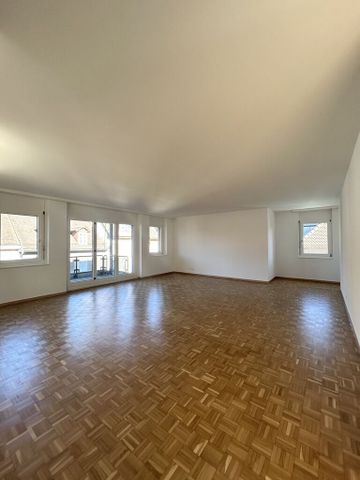 Large 4.5-room apartment in the city center with balcony - Photo 3