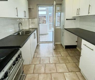 3 bedroom end of terrace house to rent - Photo 5