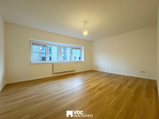 Volledig vernieuwde woning (170 m²) met tuin en garage - Photo 1