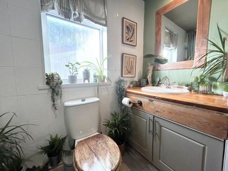 3 bedroom terraced house to rent - Photo 5