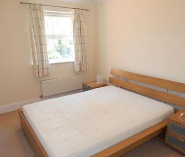 Newton Square, Bromsgrove - Photo 3