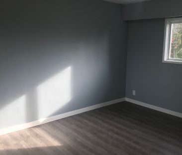 $2, 595, 1326 Ladner Rd, Kelowna South - Photo 1