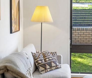 Charming, Low Maintenance Living in Golden Square - Photo 3