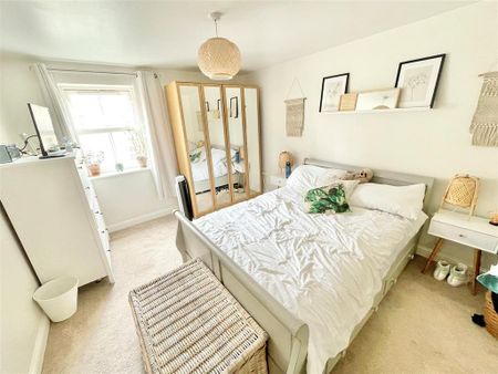 2 bedroom flat to rent - Photo 5