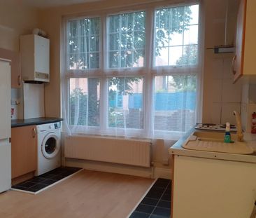 Studio Flat, Northanger Road, SW16 - Photo 3