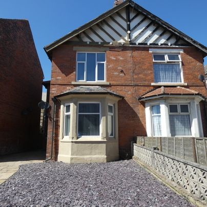 Station Road Flat 4 - Photo 1