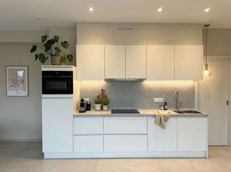 Ruim appartement met tuin en één slaapkamer - Photo 5