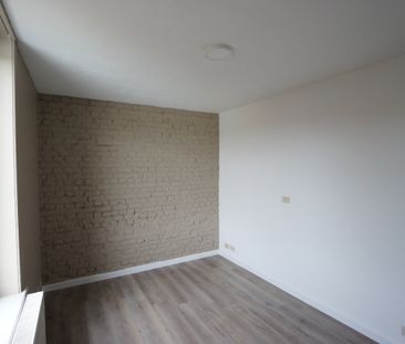 Gerenoveerd appartement met nieuwe open keuken + staanplaats - Foto 1