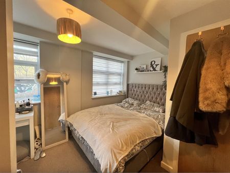 3 Bed Flat, East Point, LS9 - Photo 3