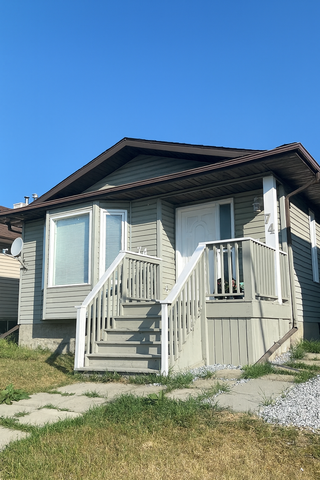 Spacious 5-Bedroom Home for Rent in Martindale - Photo 4