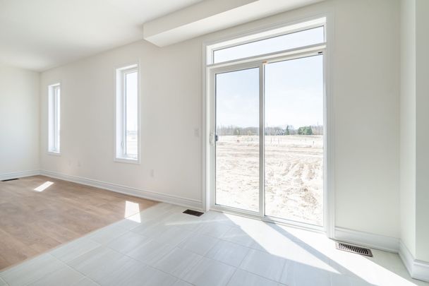 For Lease - 15 Mission Street, Wasaga Beach, Ontario - Photo 1