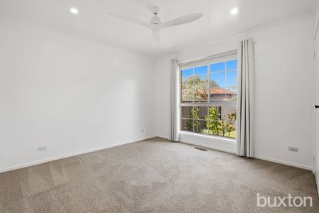 1/5 Dudley Avenue, Hampton East, VIC, 3188 - Photo 3