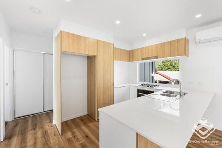 Brand New 4 Bed with Solar - Photo 3