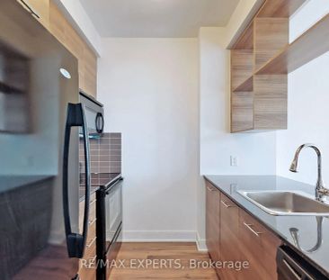 125 Village Green Square #Ph 6 - Photo 3