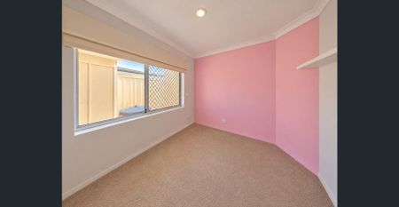 Spacious Family Home with Pool! - Photo 4
