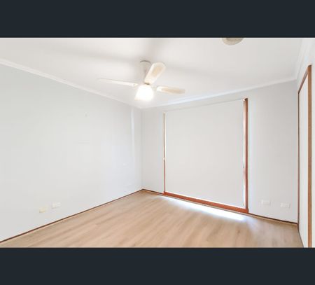 1/13 Glenbourne Road, Cranbourne, Vic 3977 - Photo 2