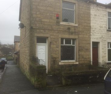 2 bedroom end of terrace house to rent - Photo 3