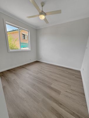 Brand New 2-Bedroom Cabin with Leafy Outlook & Private Access - Photo 1