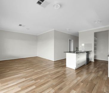 Neat & Tidy 3-Bedroom Family Home - Photo 6