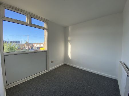 Ashworthy Close, HuLL - Photo 2