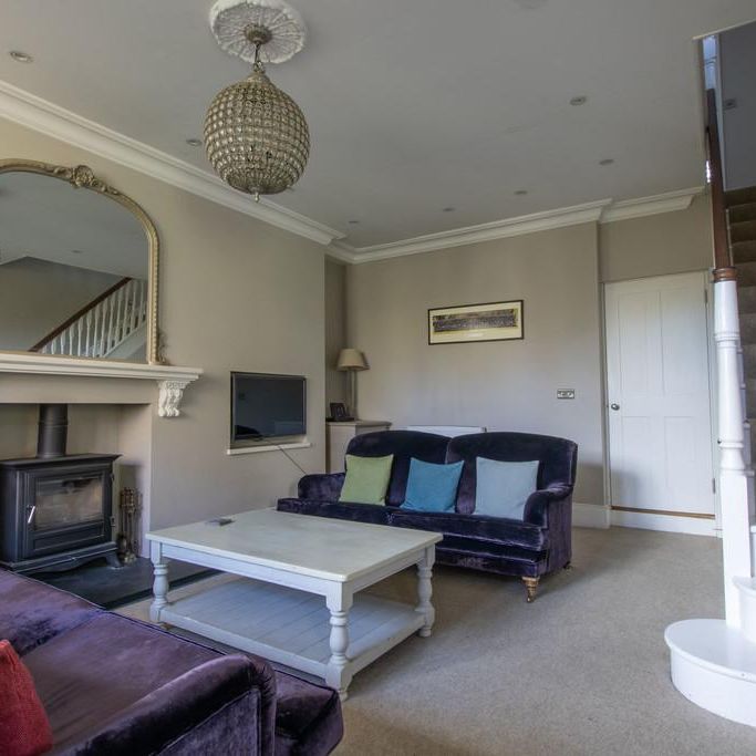 3 bedroom semi-detached house to rent - Photo 1