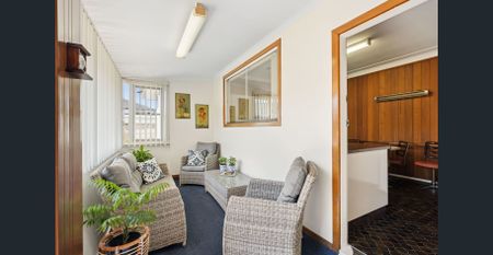 Spacious 3 Bedroom Brick Family Home - Photo 5