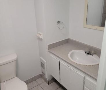 Très Bel Appartement 3 1/2 à Louer - Boulevard Des Sources - DDO - ... - Photo 2