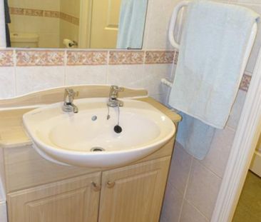 1 bedroom Flat To Let - Photo 6