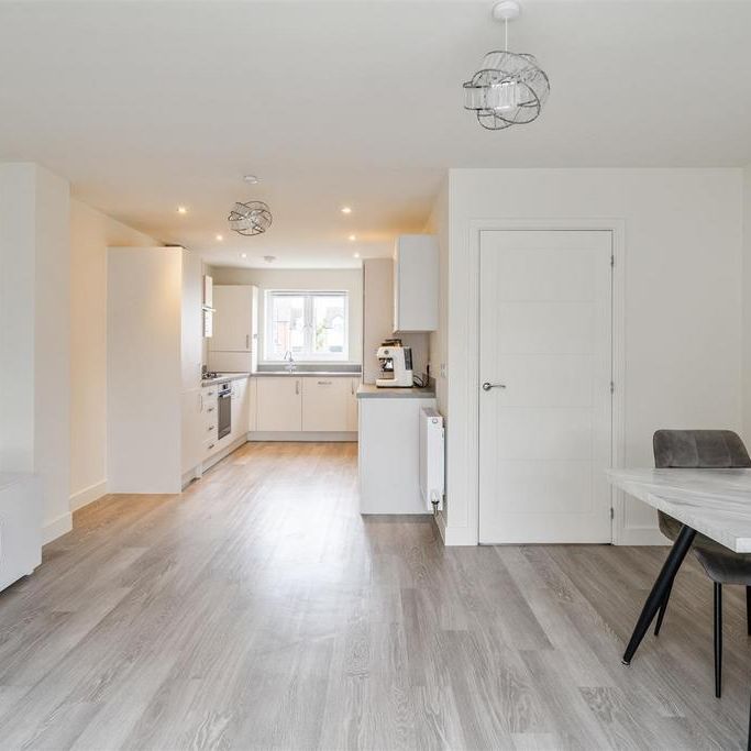 3 bedroom semi-detached house to rent - Photo 1