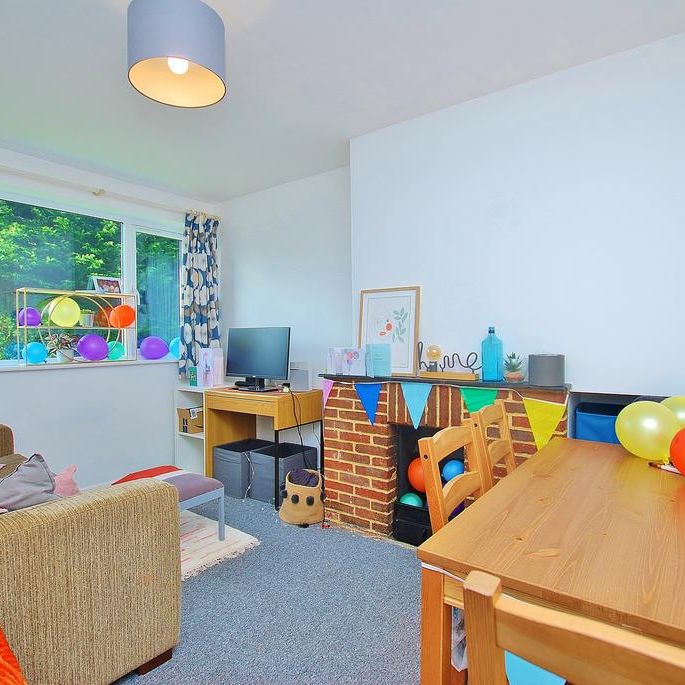 3 bedroom semi-detached house to rent - Photo 1