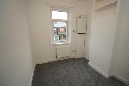 2 bedroom terraced house to rent - Photo 5