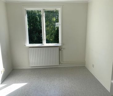 Otteshagen: Mysig naturnära tvåa en trappa upp - Photo 1
