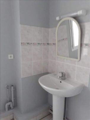 À Saint-Just-En-Chaussée, grand appartement en location - Photo 1