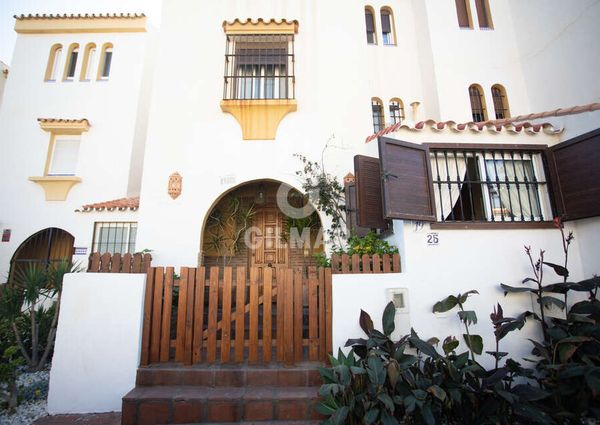 Chalet Adosado en alquiler en Casares – Málaga | Gilmar Consulting