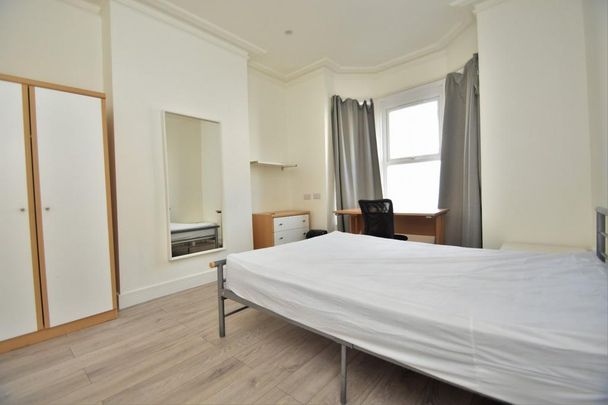 5 bedroom terraced house to rent - Photo 1