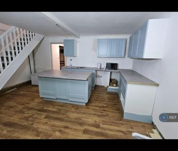 4 bedroom end of terrace house to rent - Photo 6