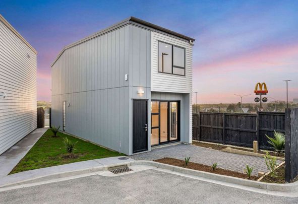 Brand New 4 Bedroom Townhouse in Silverdale - Photo 1