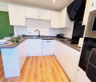 Croftside Close (Room 3), Leeds, Seacroft - Photo 1
