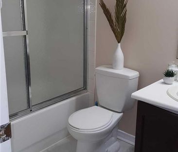 For Lease - 100 Brickyard Way Unit# 70, Brampton, Ontario - Photo 2