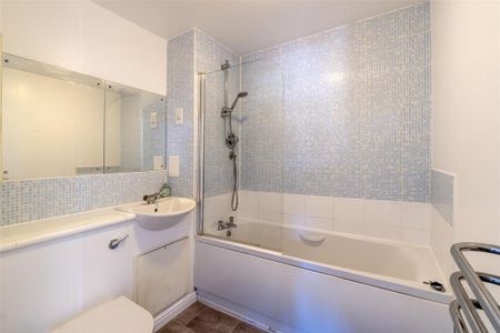 2 bedroom flat to rent - Photo 4
