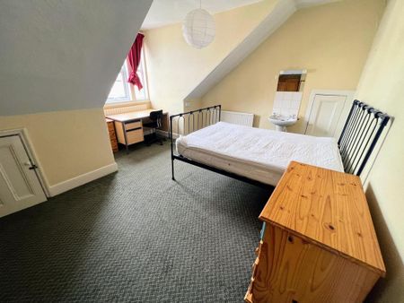 8 bedroom terraced house to rent - Photo 5