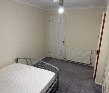 1 bedroom in a house share to rent - Photo 5